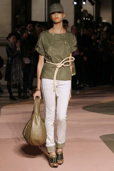 Look 12